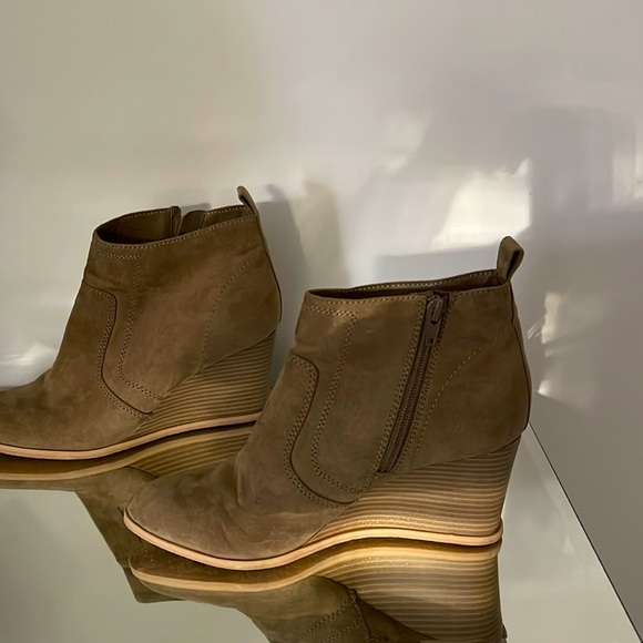 Dv8 taupe “suede” wedge booties - Picture 2 of 5